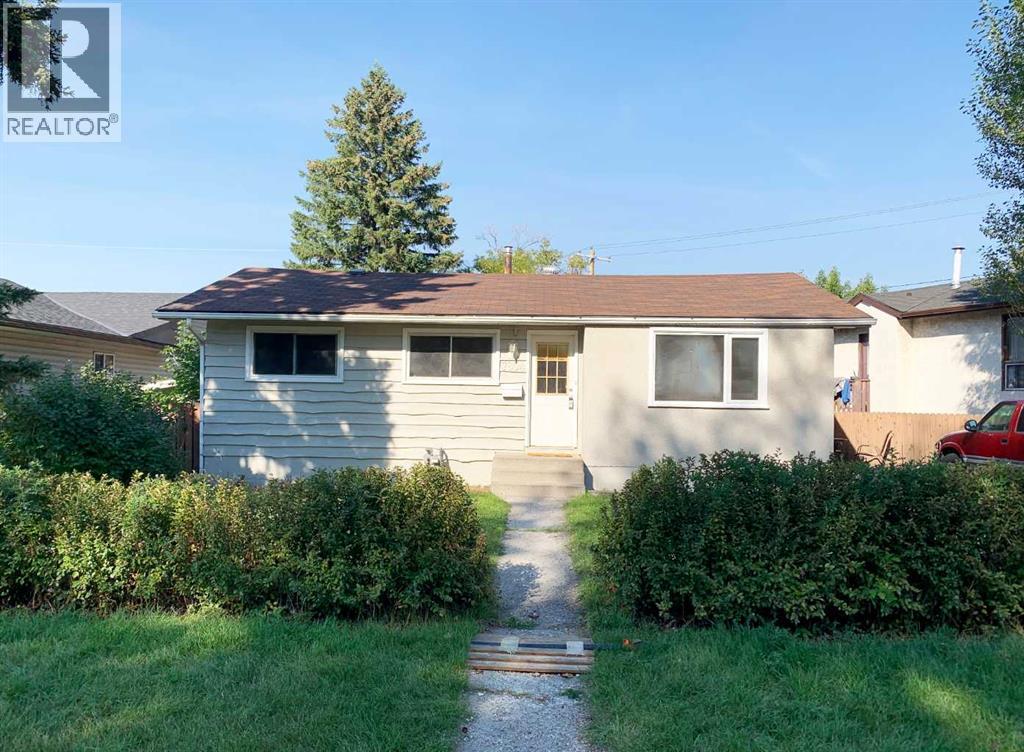 7804 34 Avenue NW, Calgary, Alberta  T3B 1P3 - Photo 1 - A2327515