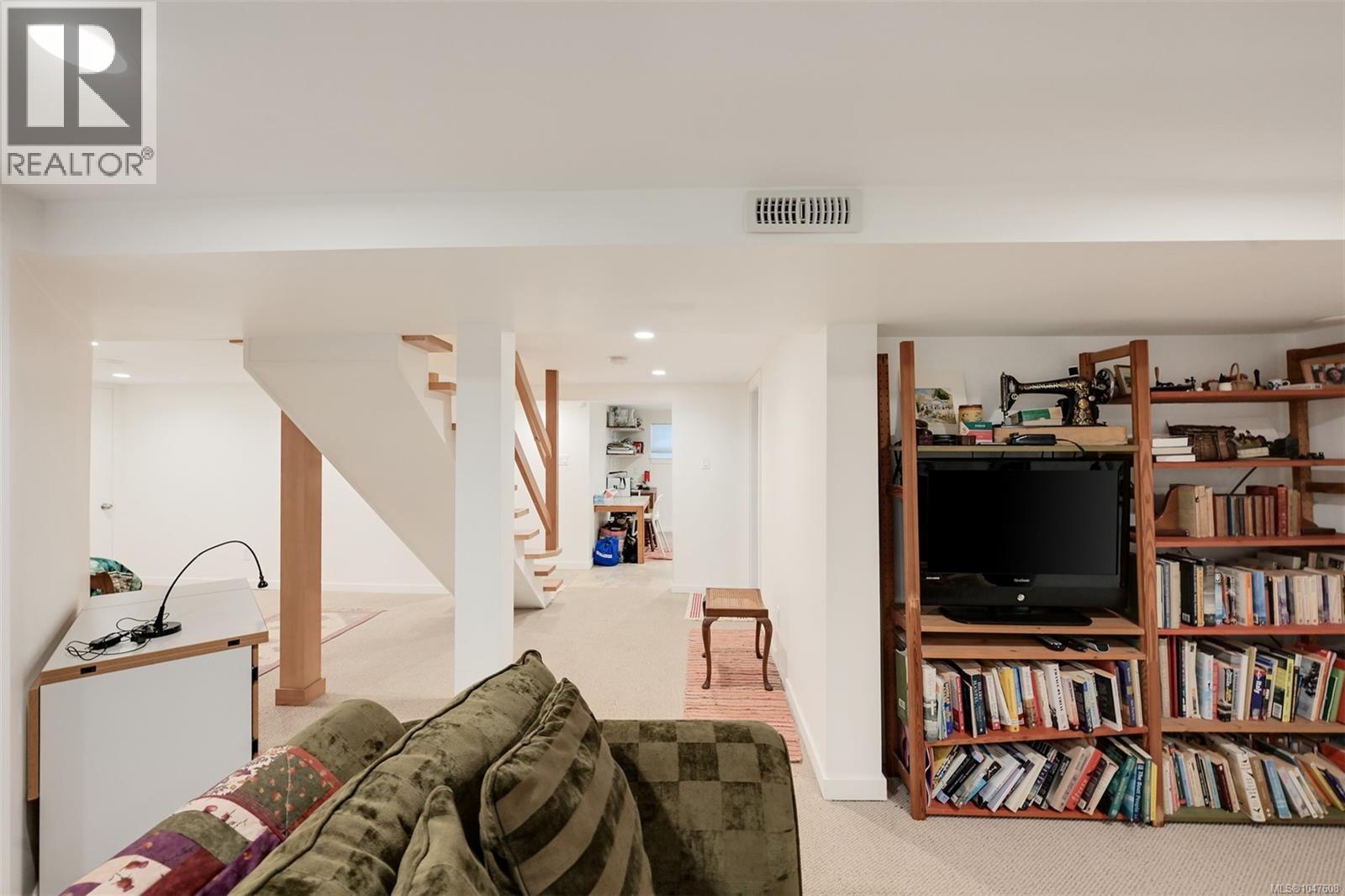 87 Cambridge St, Victoria, British Columbia  V9A 5K9 - Photo 52 - 1047608