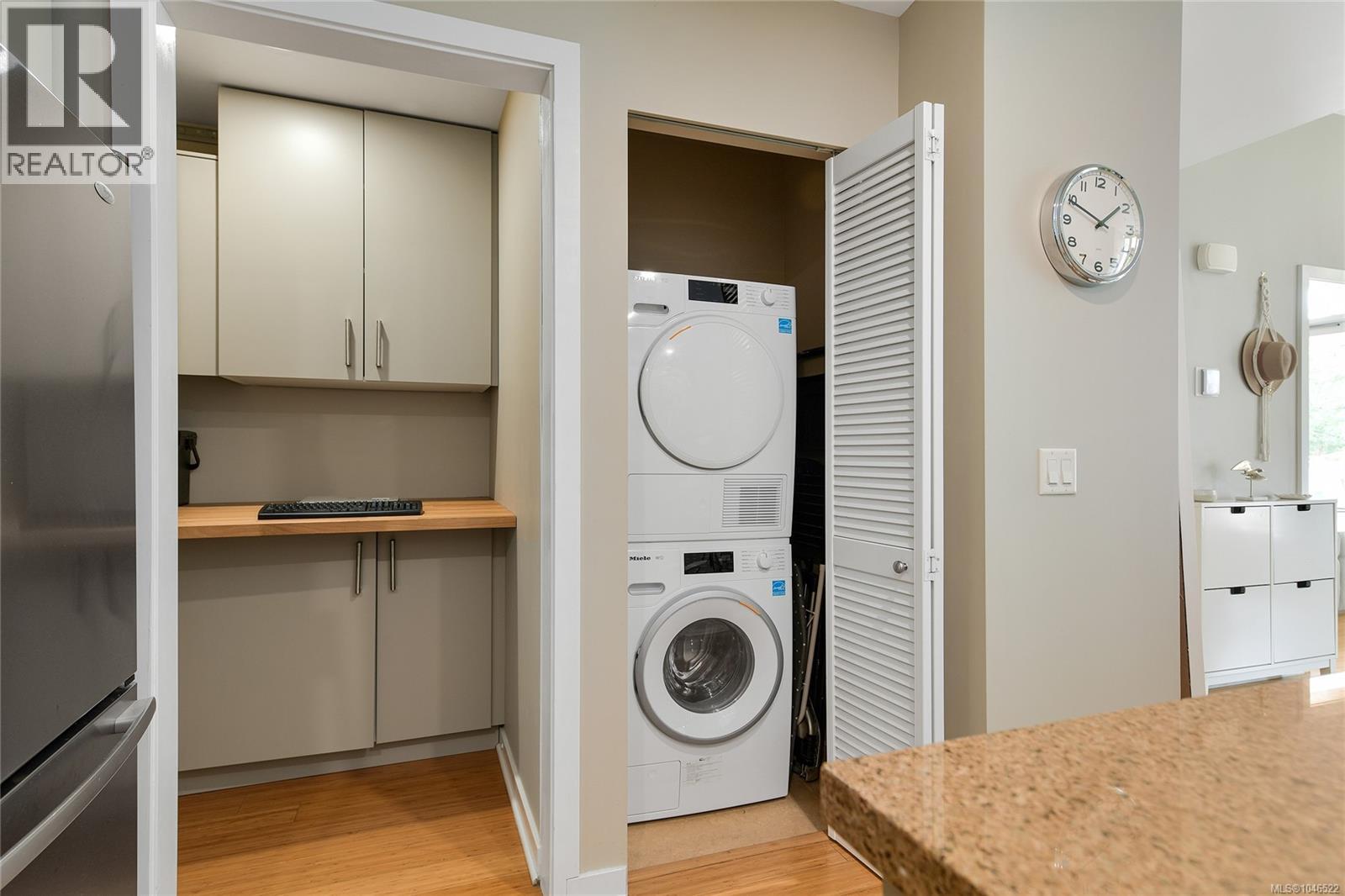 111 373 Tyee Rd, Victoria, British Columbia  V9A 0B3 - Photo 12 - 1046522
