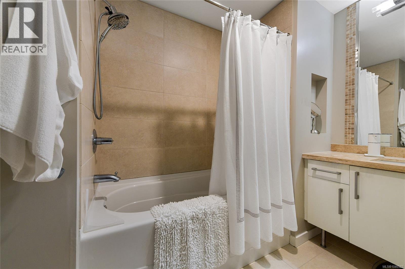 111 373 Tyee Rd, Victoria, British Columbia  V9A 0B3 - Photo 9 - 1046522