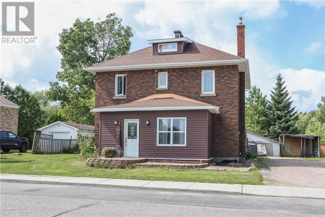 6 Diorite Street, Copper Cliff, Ontario  P0M 1N0 - Photo 1 - 2130033