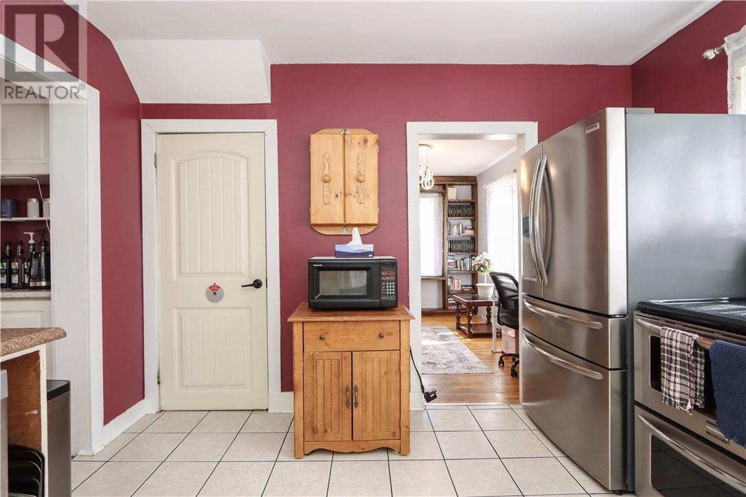 6 Diorite Street, Copper Cliff, Ontario  P0M 1N0 - Photo 11 - 2130033
