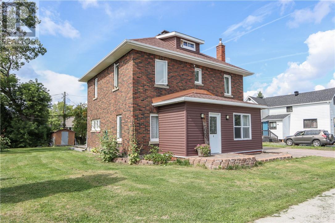 6 Diorite Street, Copper Cliff, Ontario  P0M 1N0 - Photo 46 - 2130033