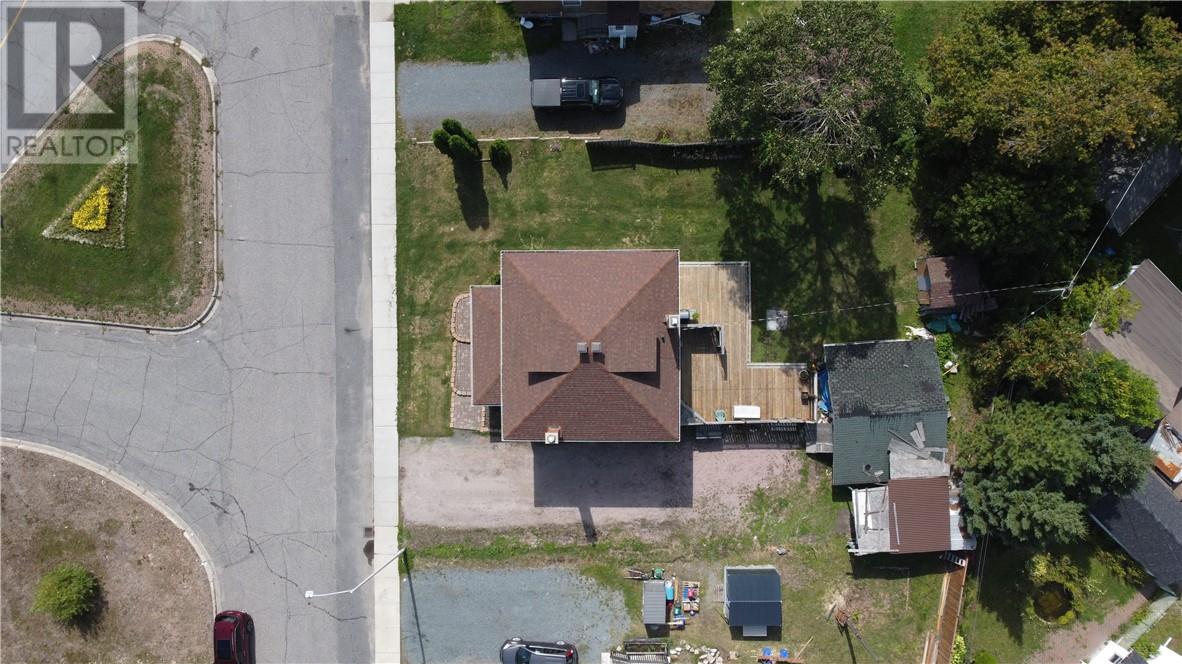 6 Diorite Street, Copper Cliff, Ontario  P0M 1N0 - Photo 49 - 2130033