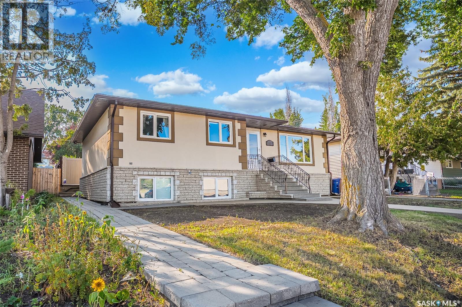 517 O Avenue N, Saskatoon, Saskatchewan  S7L 2V4 - Photo 2 - SK046817