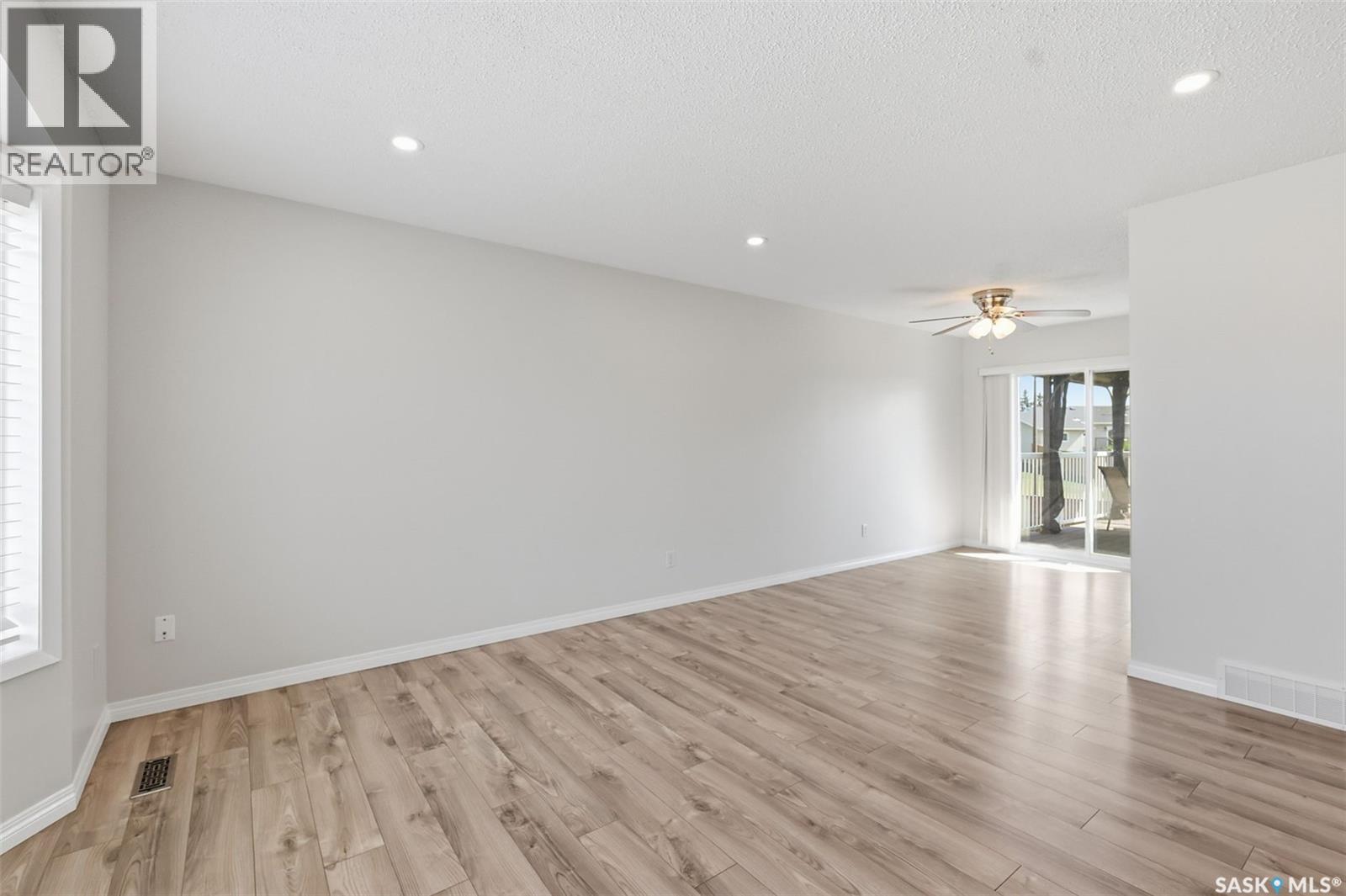 302 Nixon Crescent, Saskatoon, Saskatchewan  S7L 7G1 - Photo 13 - SK046816