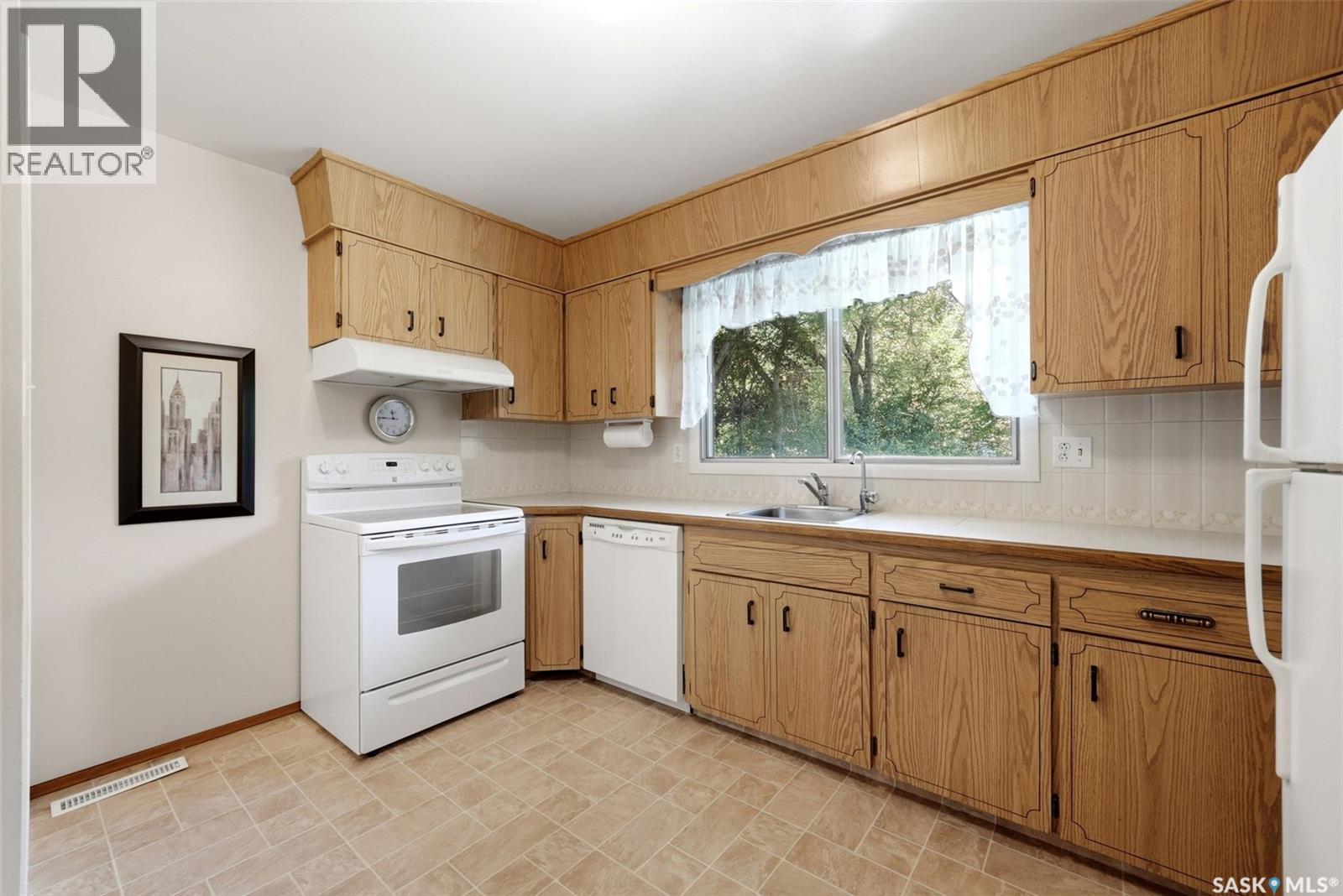 408 Shannon Road, Regina, Saskatchewan  S4S 5J3 - Photo 8 - SK046807