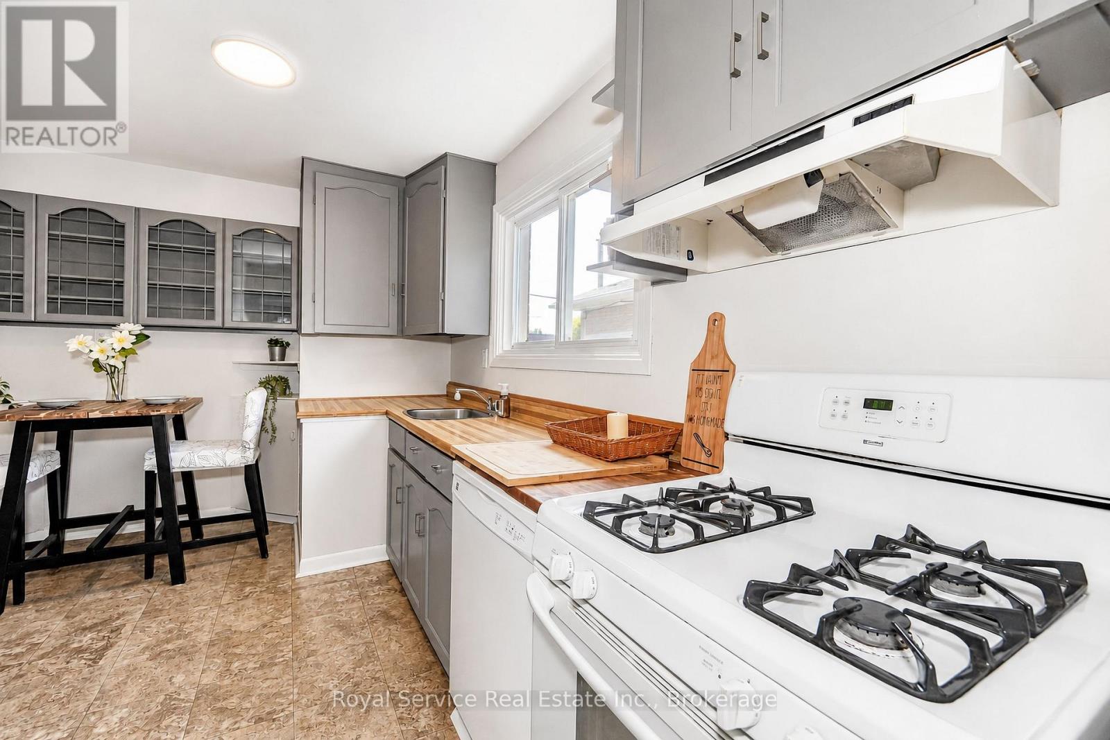 65 Combermere Drive, Toronto, Ontario  M3A 2W4 - Photo 14 - C13718762