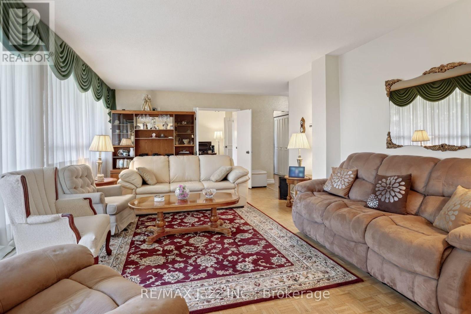 401 - 363 Simcoe Street N, Oshawa, Ontario  L1G 4T2 - Photo 11 - E13718748