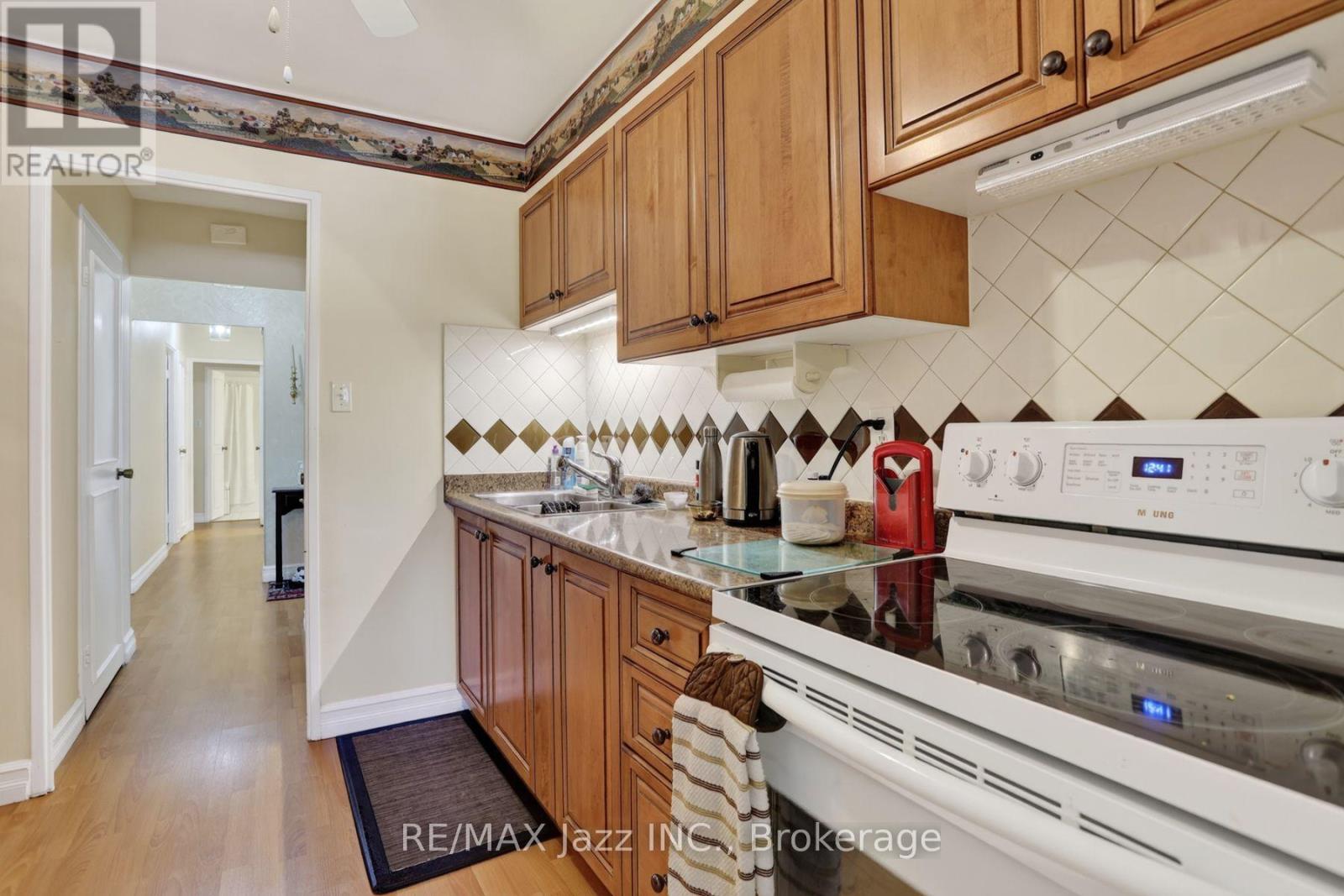401 - 363 Simcoe Street N, Oshawa, Ontario  L1G 4T2 - Photo 22 - E13718748