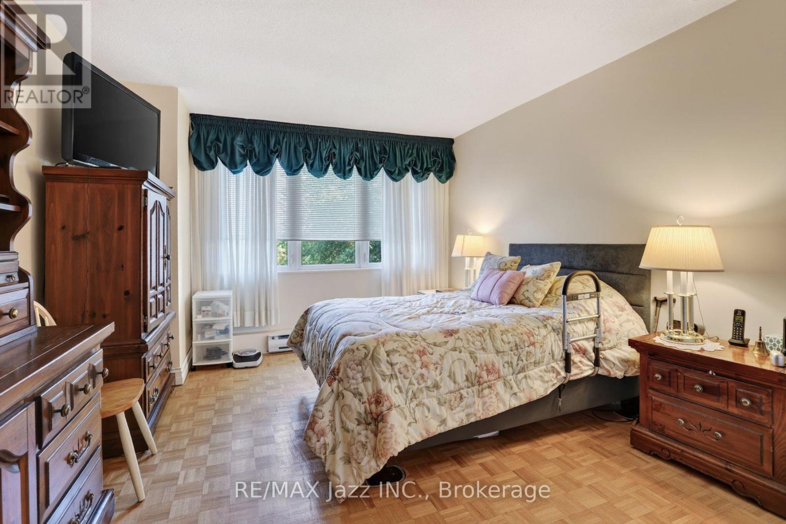 401 - 363 Simcoe Street N, Oshawa, Ontario  L1G 4T2 - Photo 25 - E13718748