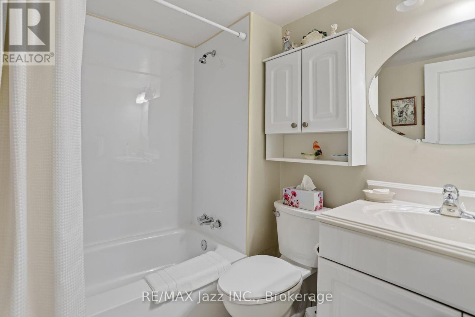 401 - 363 Simcoe Street N, Oshawa, Ontario  L1G 4T2 - Photo 30 - E13718748