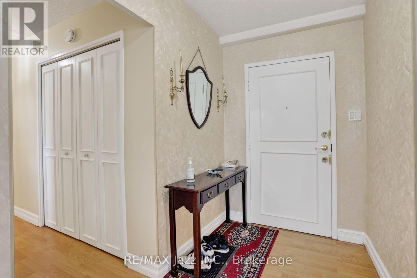 401 - 363 Simcoe Street N, Oshawa, Ontario  L1G 4T2 - Photo 8 - E13718748
