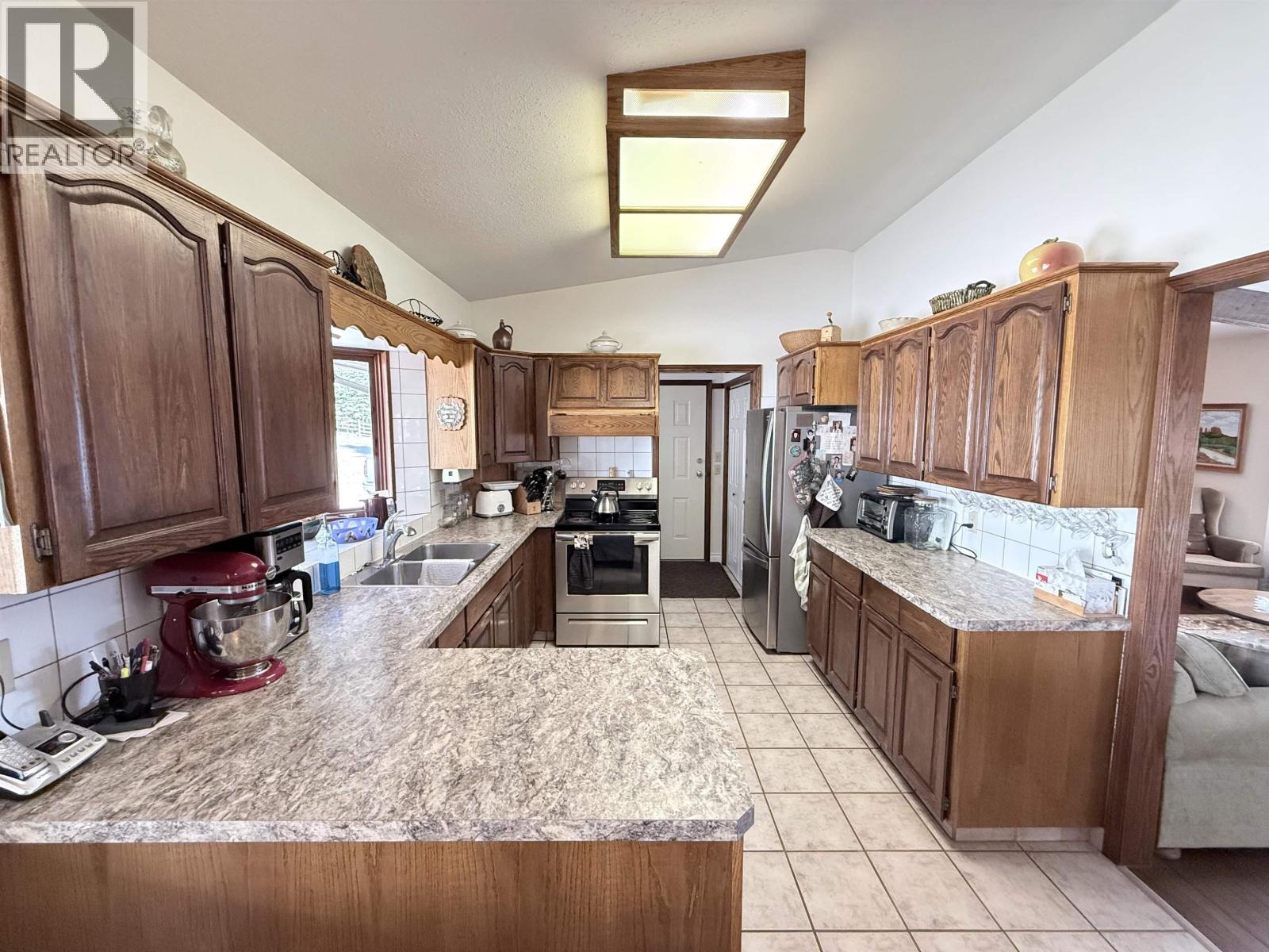 5790 Timothy Lake Road, Lac La Hache, British Columbia  V0K 1T0 - Photo 5 - R3155984
