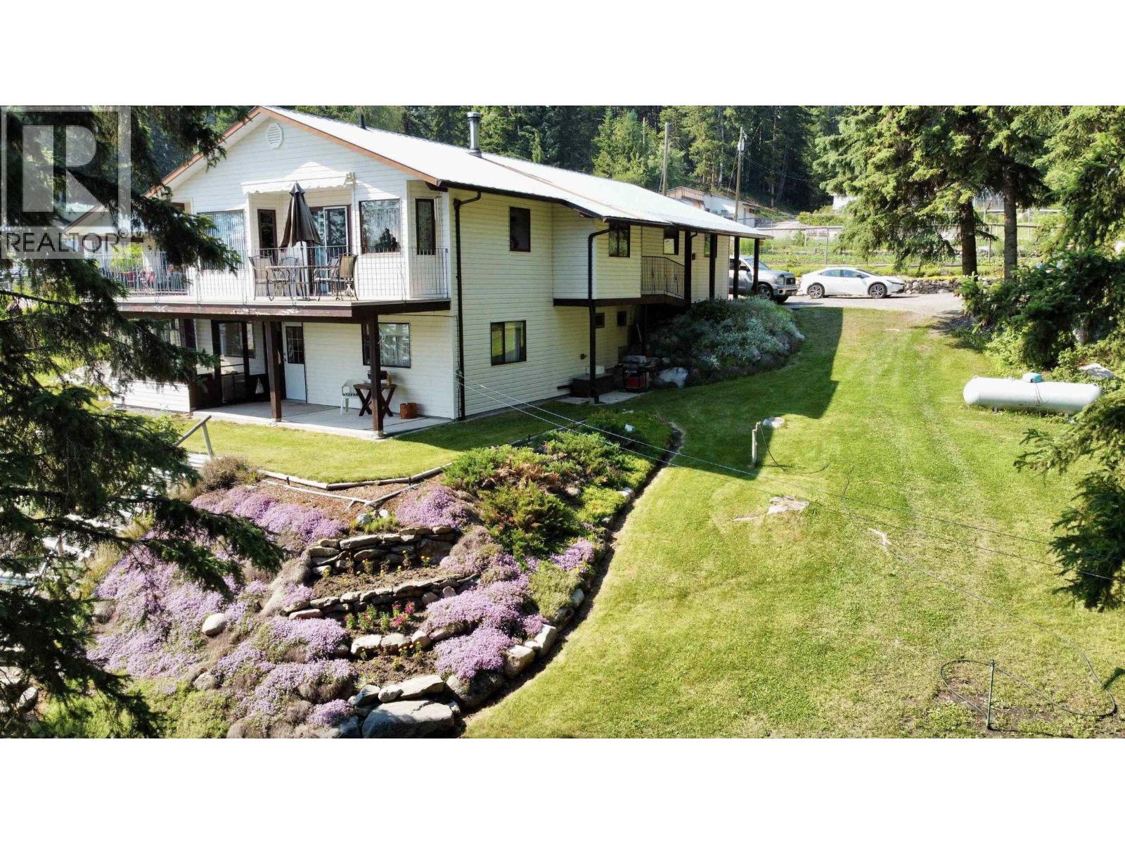 5790 Timothy Lake Road, Lac La Hache, British Columbia  V0K 1T0 - Photo 23 - R3155984