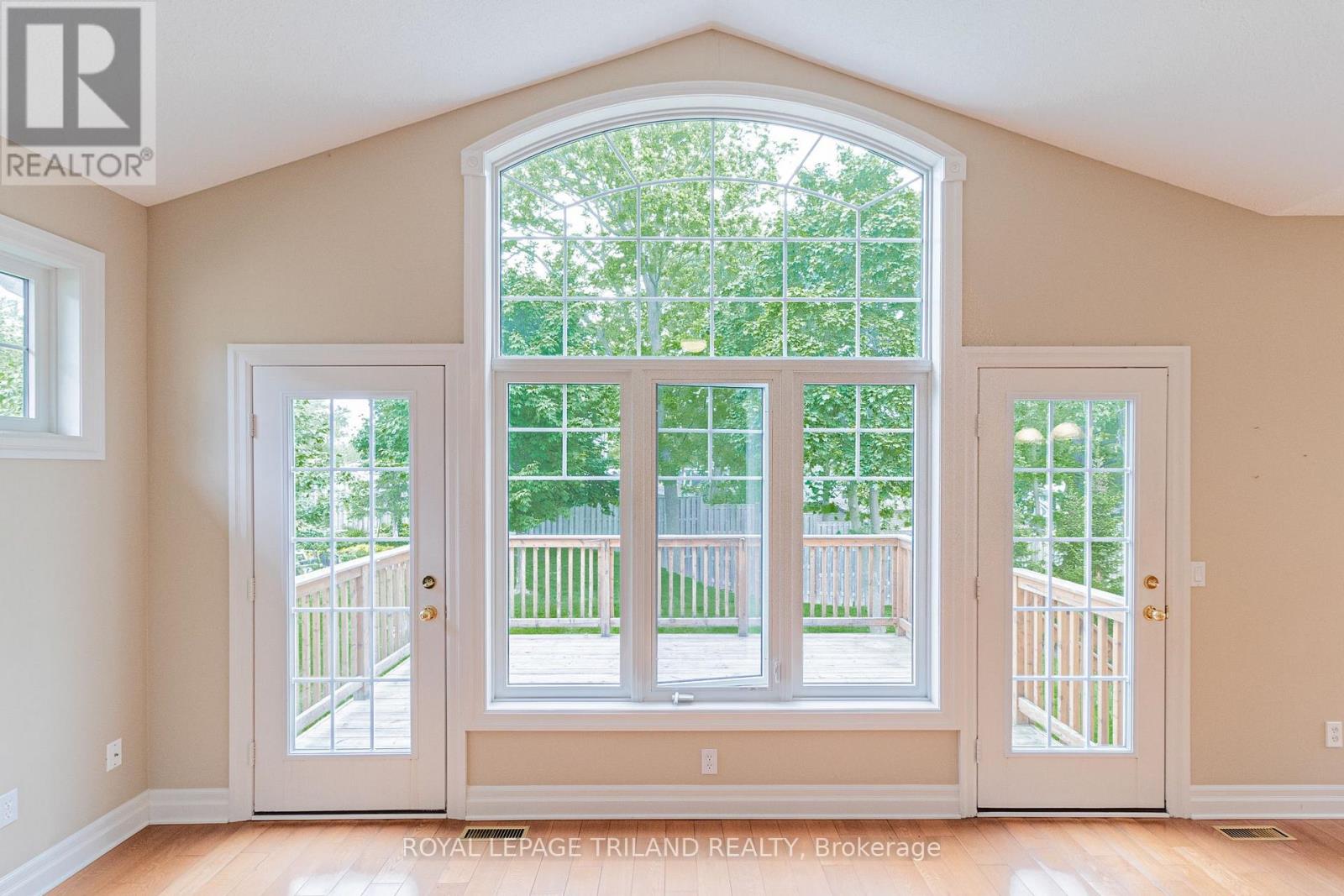 17 Village Gate, Lambton Shores, Ontario  N0M 1T0 - Photo 12 - X13718814