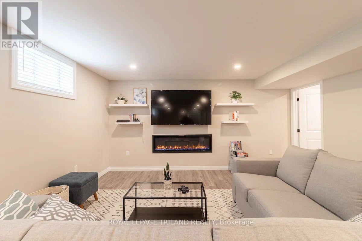 17 Village Gate, Lambton Shores, Ontario  N0M 1T0 - Photo 18 - X13718814