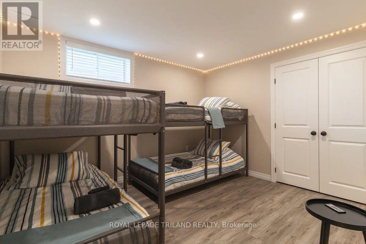 17 Village Gate, Lambton Shores, Ontario  N0M 1T0 - Photo 24 - X13718814