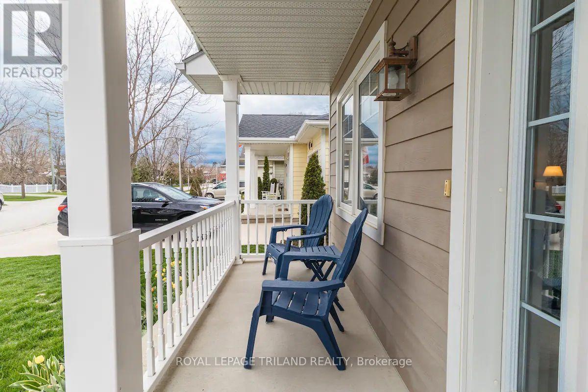 17 Village Gate, Lambton Shores, Ontario  N0M 1T0 - Photo 30 - X13718814