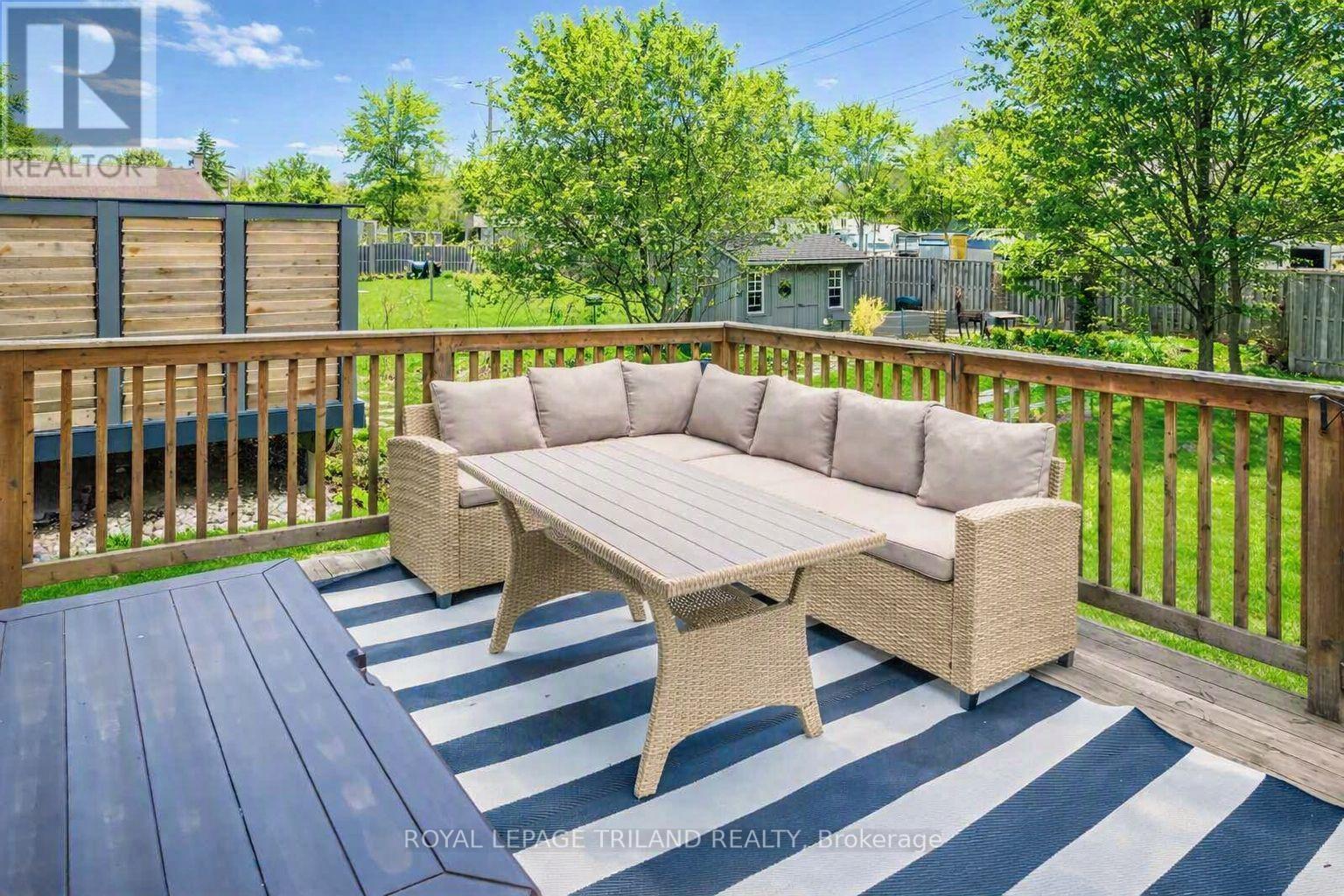 17 Village Gate, Lambton Shores, Ontario  N0M 1T0 - Photo 37 - X13718814