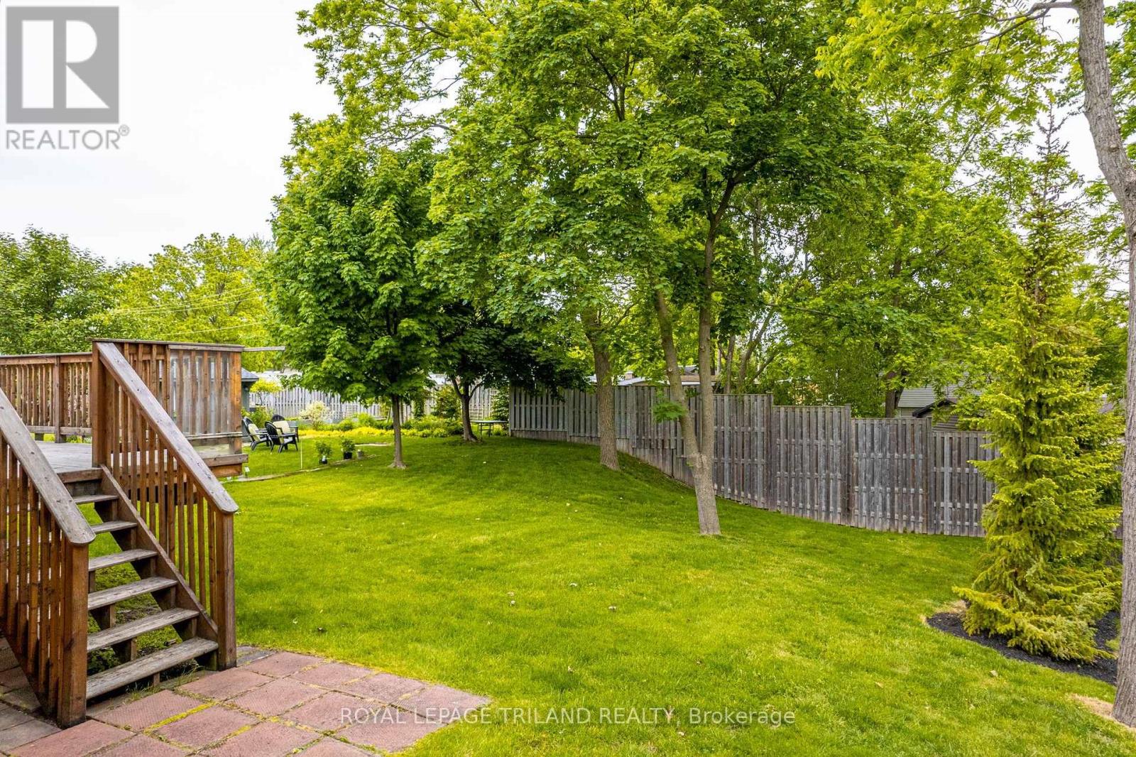 17 Village Gate, Lambton Shores, Ontario  N0M 1T0 - Photo 38 - X13718814