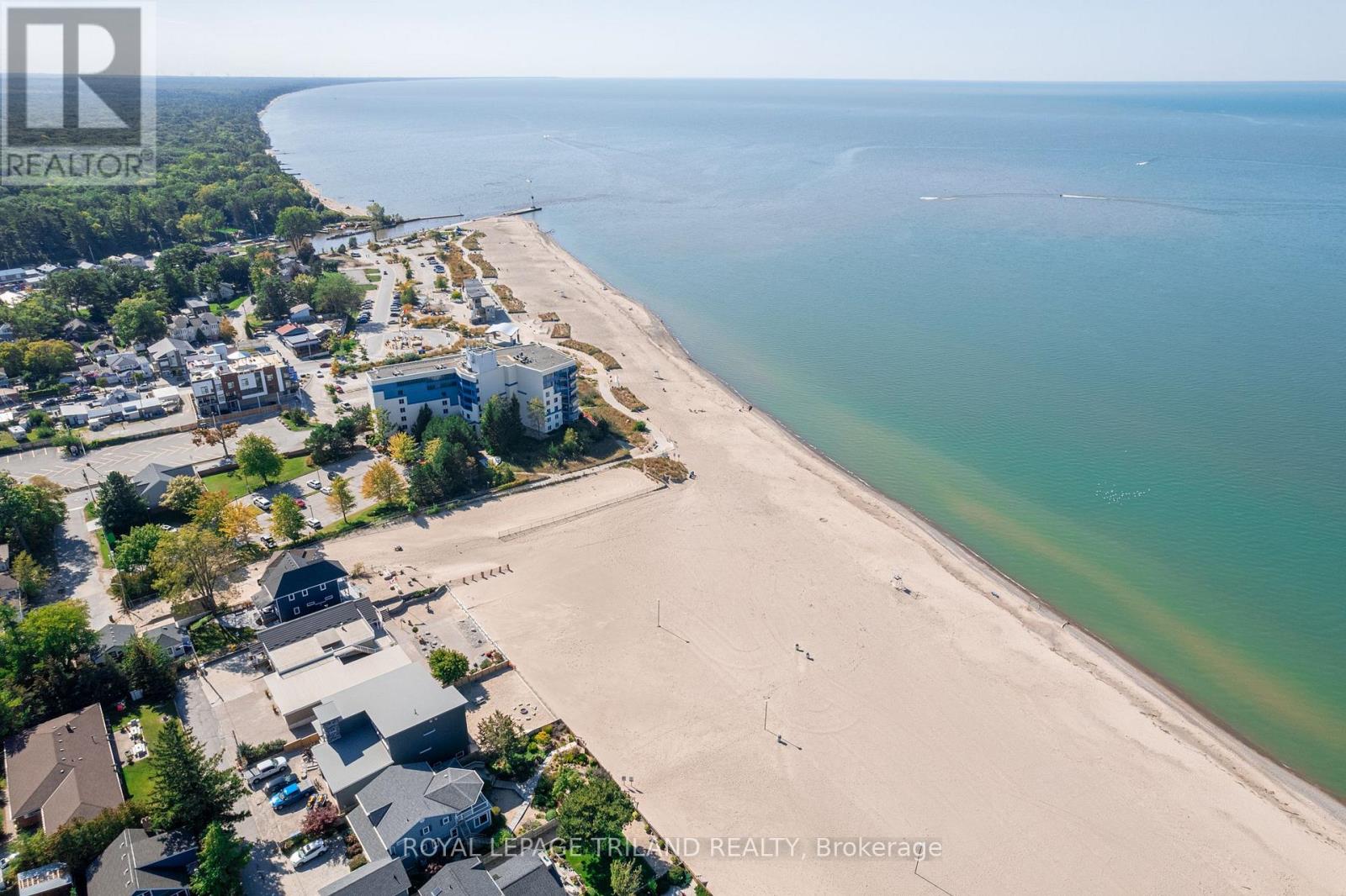 17 Village Gate, Lambton Shores, Ontario  N0M 1T0 - Photo 44 - X13718814