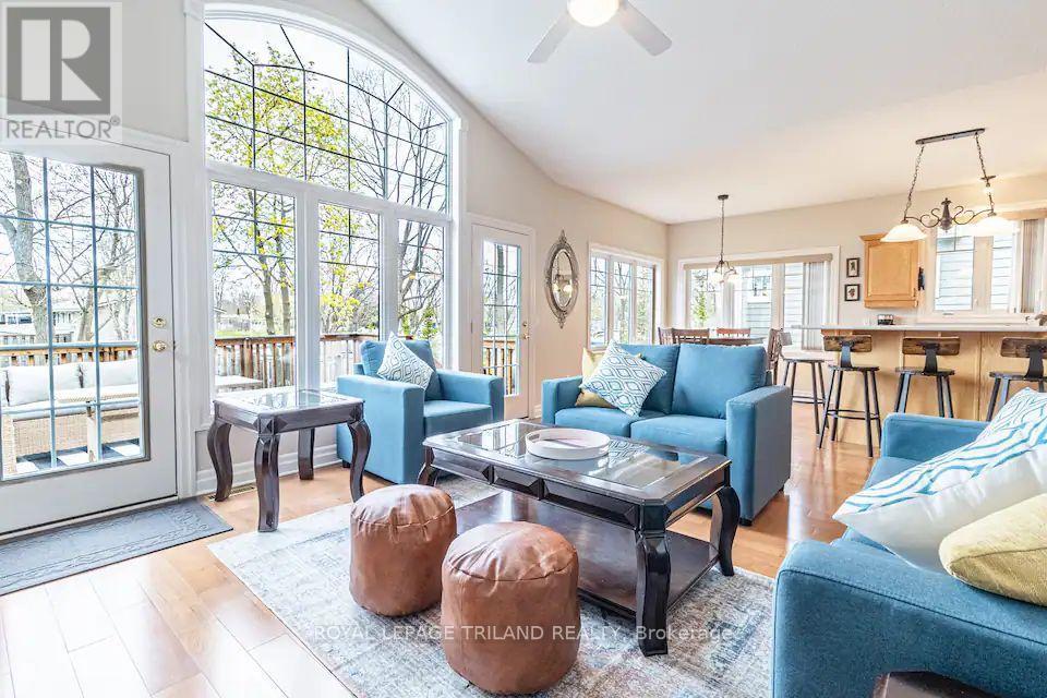 17 Village Gate, Lambton Shores, Ontario  N0M 1T0 - Photo 8 - X13718814