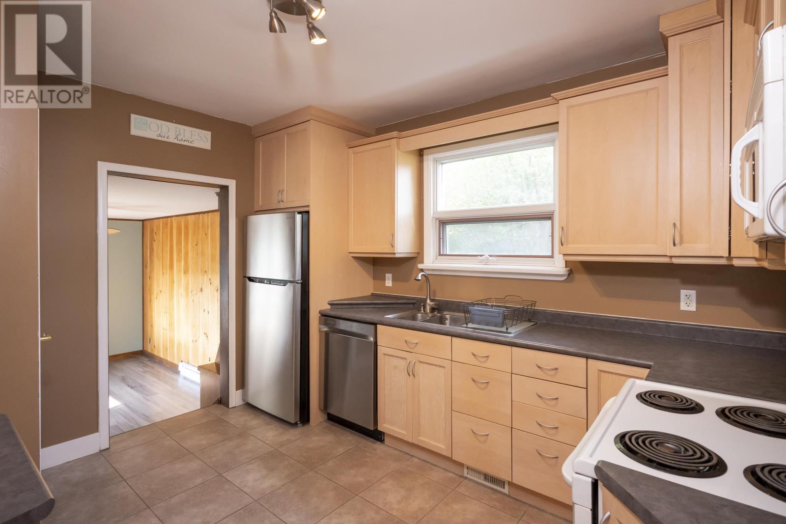 2219 Arthur St E, Thunder Bay, Ontario  P7E 5P3 - Photo 8 - TB2602546