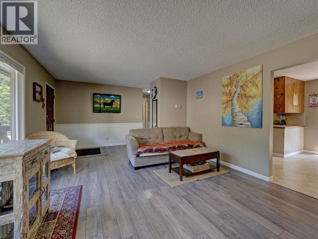 3367 Richards Road, Roberts Creek, British Columbia  V0N 2W2 - Photo 8 - R3150491