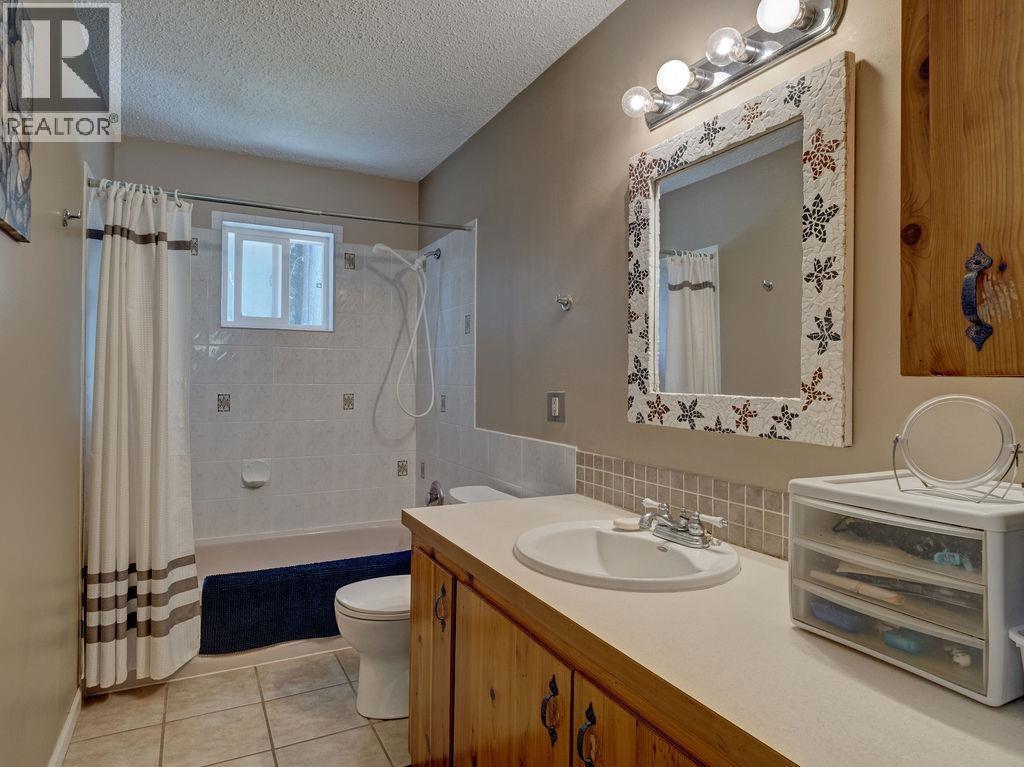3367 Richards Road, Roberts Creek, British Columbia  V0N 2W2 - Photo 13 - R3150491
