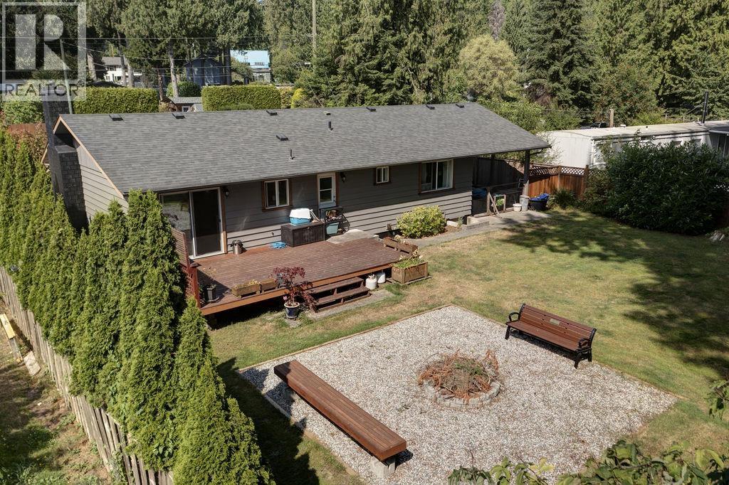 3367 Richards Road, Roberts Creek, British Columbia  V0N 2W2 - Photo 2 - R3150491
