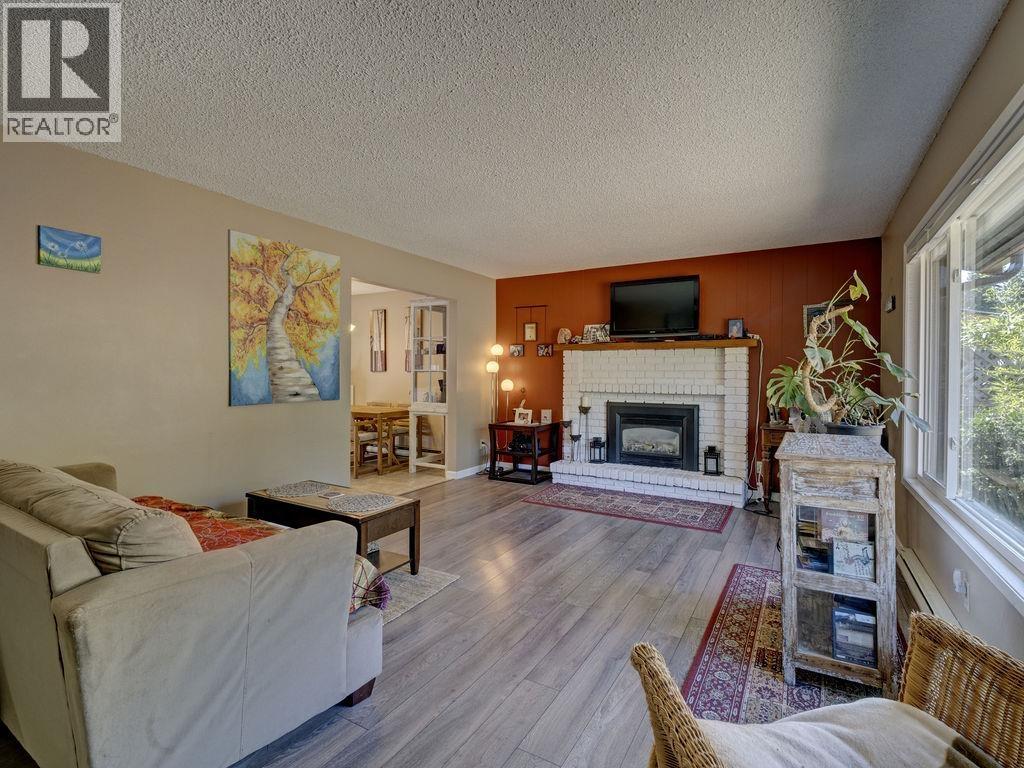 3367 Richards Road, Roberts Creek, British Columbia  V0N 2W2 - Photo 6 - R3150491