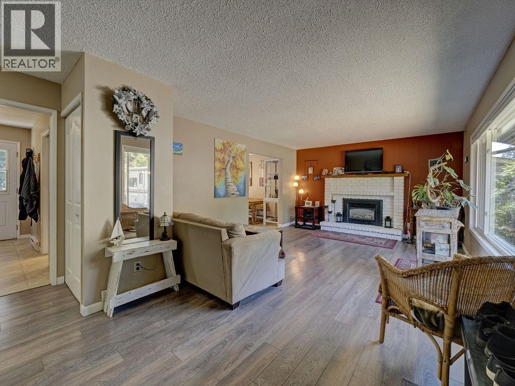 3367 Richards Road, Roberts Creek, British Columbia  V0N 2W2 - Photo 5 - R3150491