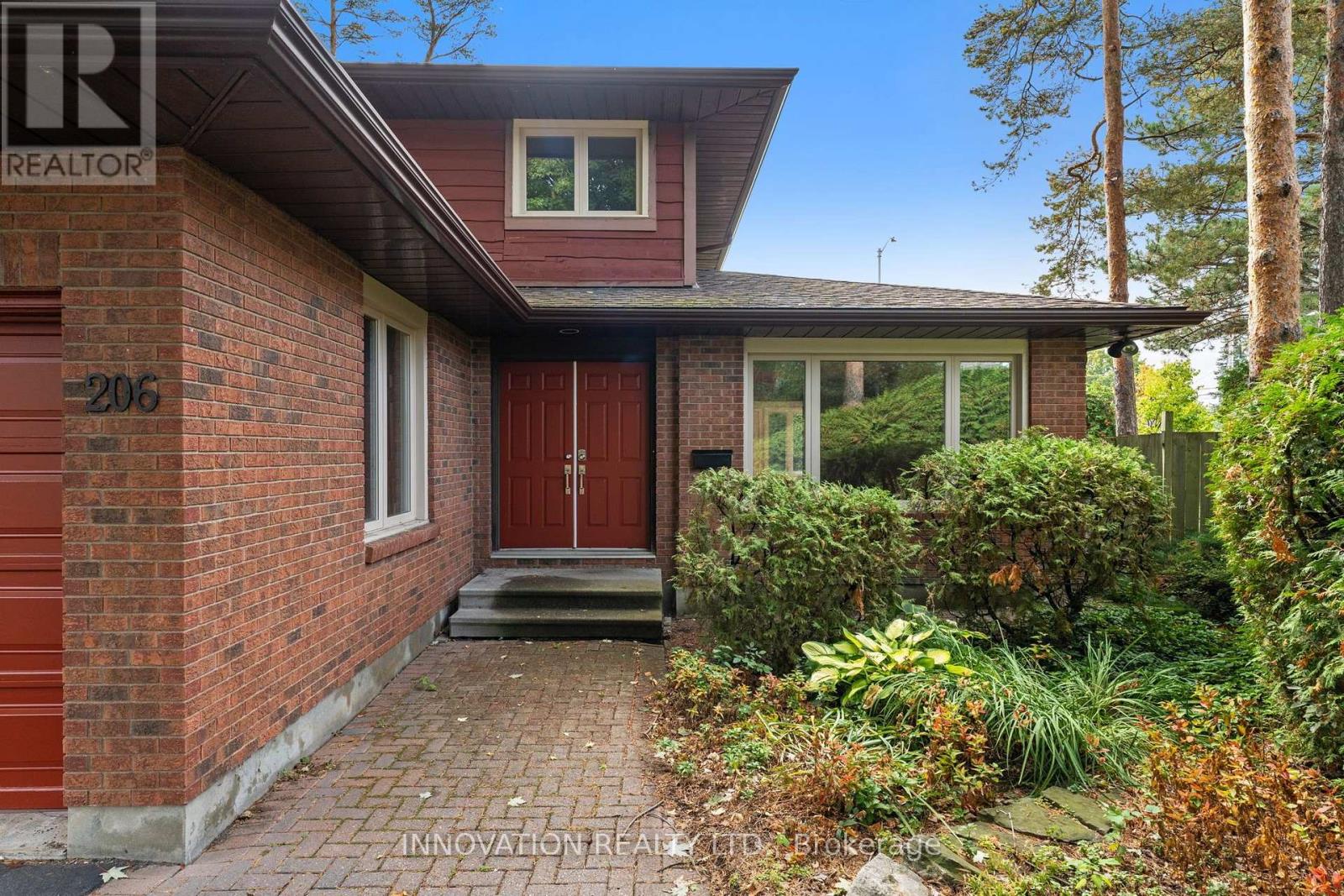 206 Cypress Court, Ottawa, Ontario K2H 8Z8 - Photo 2 - X13718832