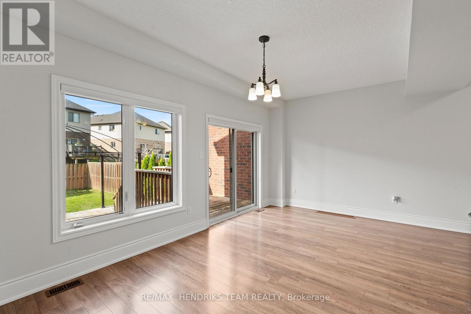 35 Sunset Way, Thorold, Ontario  L0S 1A0 - Photo 14 - X13718656