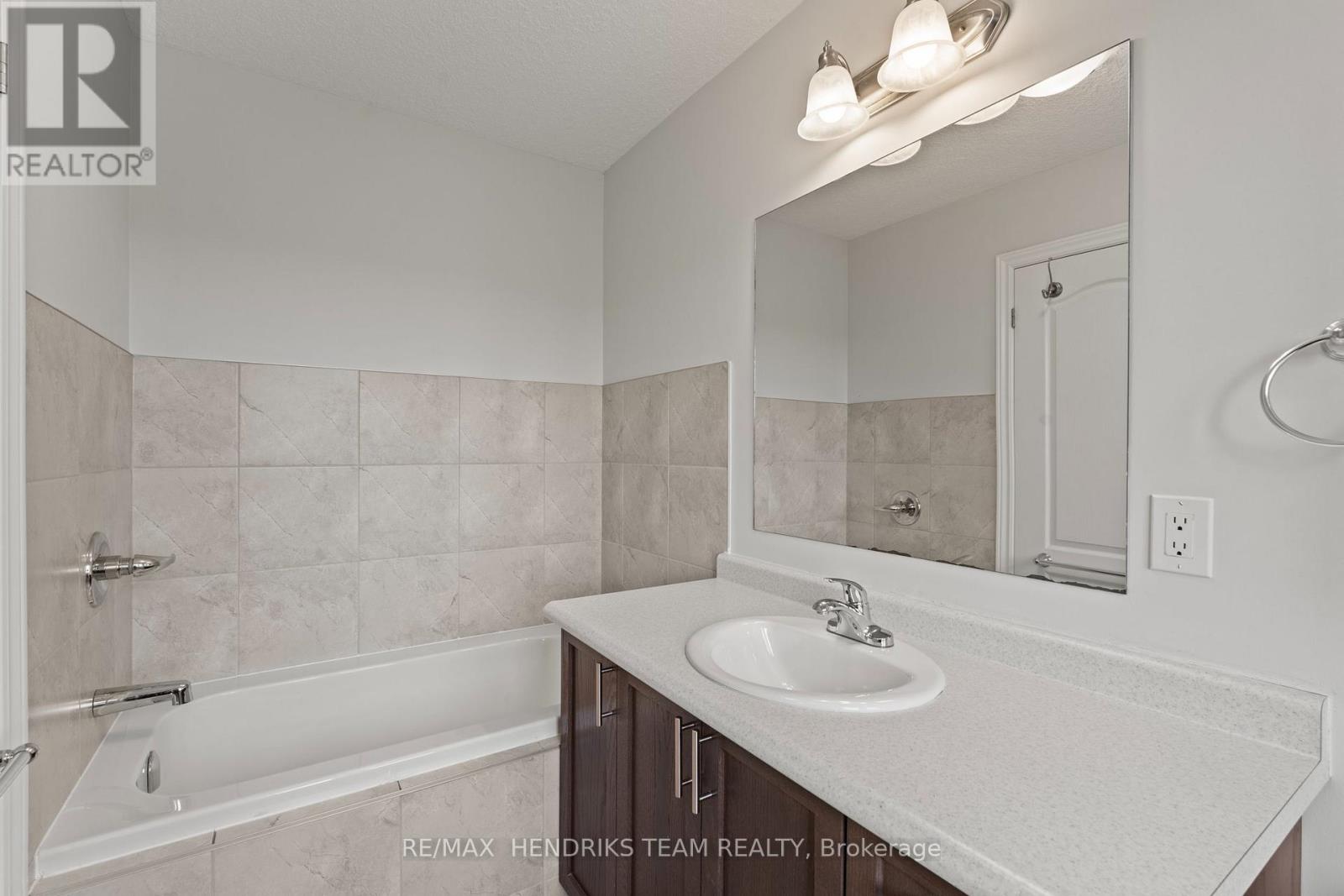 35 Sunset Way, Thorold, Ontario  L0S 1A0 - Photo 19 - X13718656