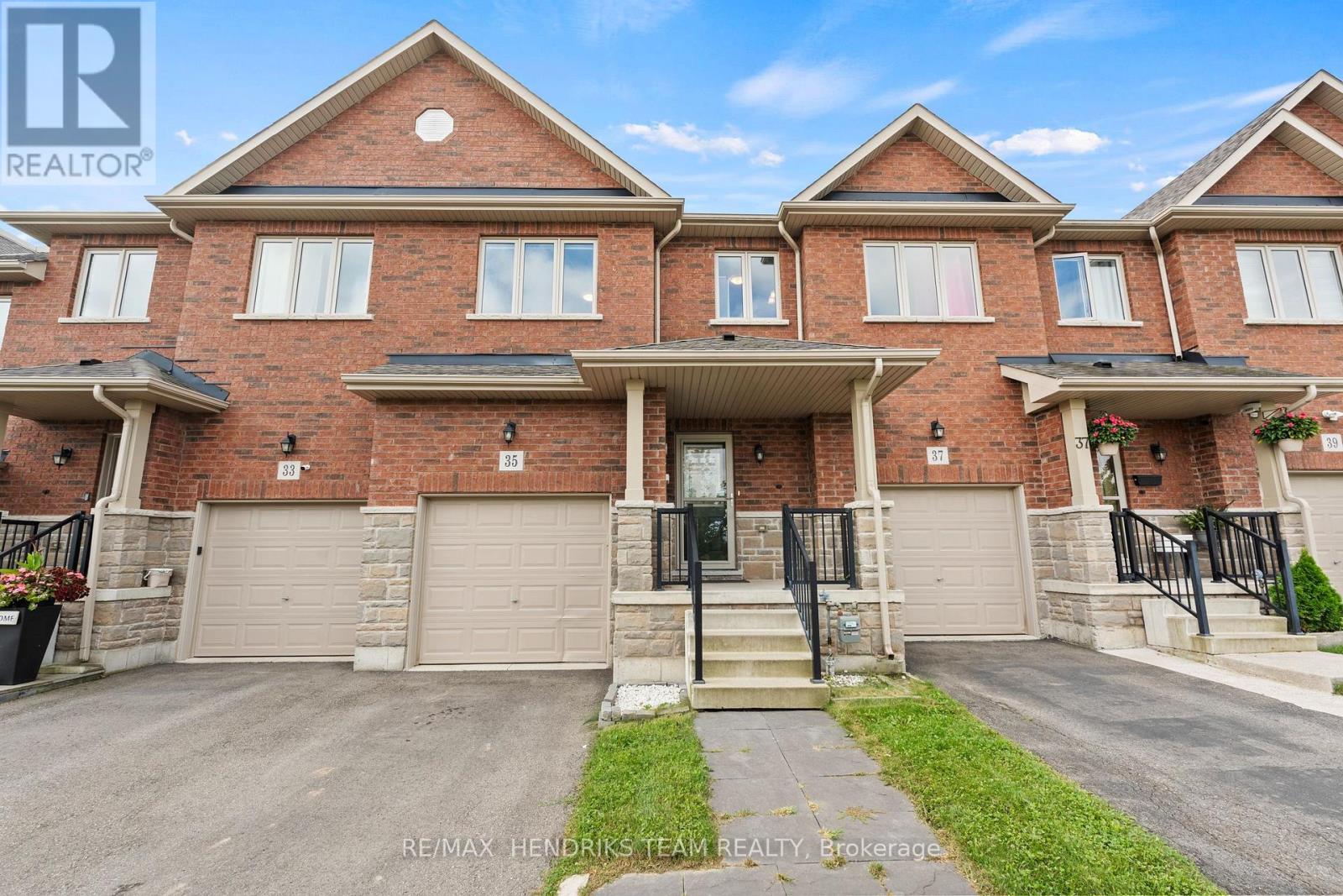 35 Sunset Way, Thorold, Ontario  L0S 1A0 - Photo 2 - X13718656