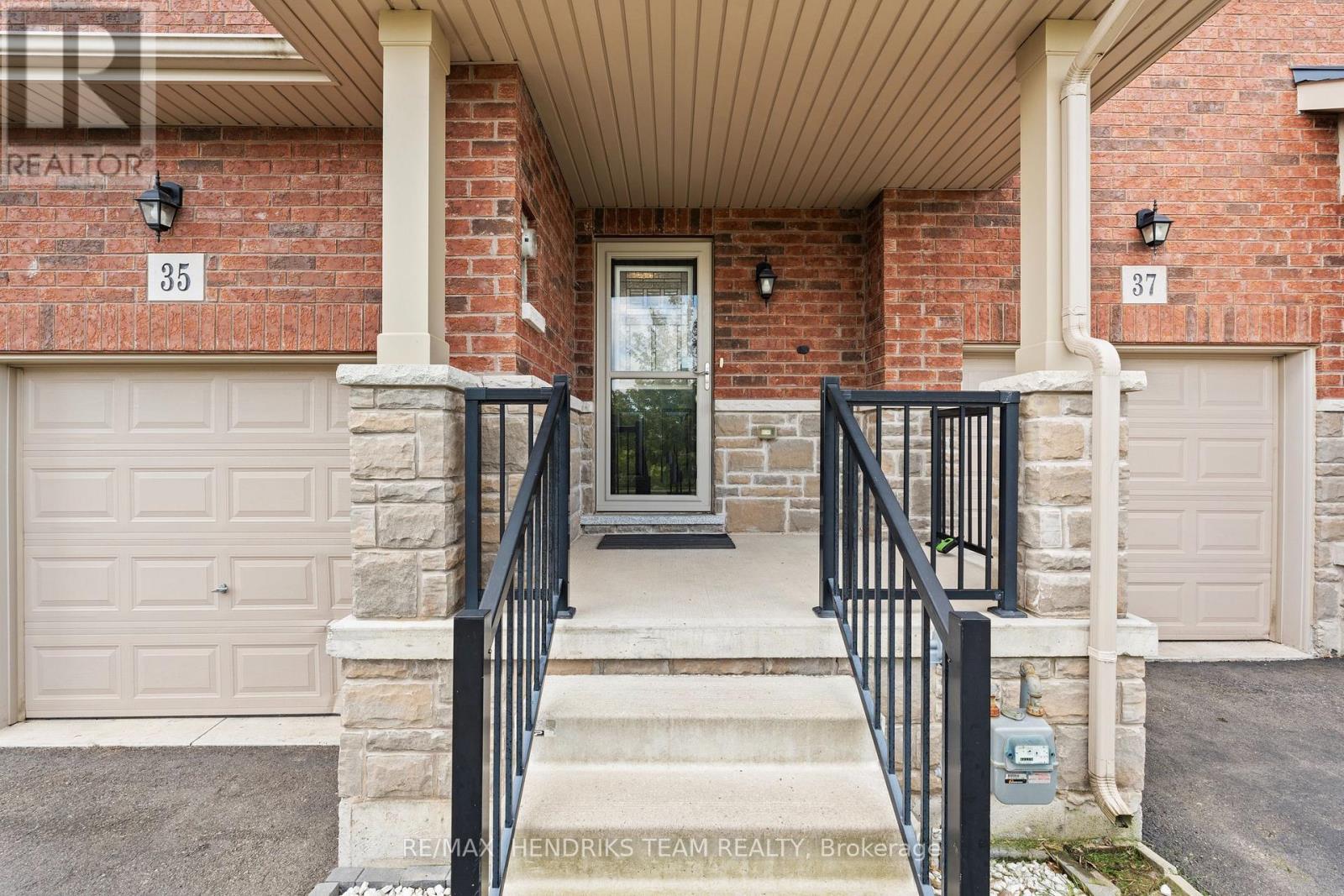35 Sunset Way, Thorold, Ontario  L0S 1A0 - Photo 3 - X13718656