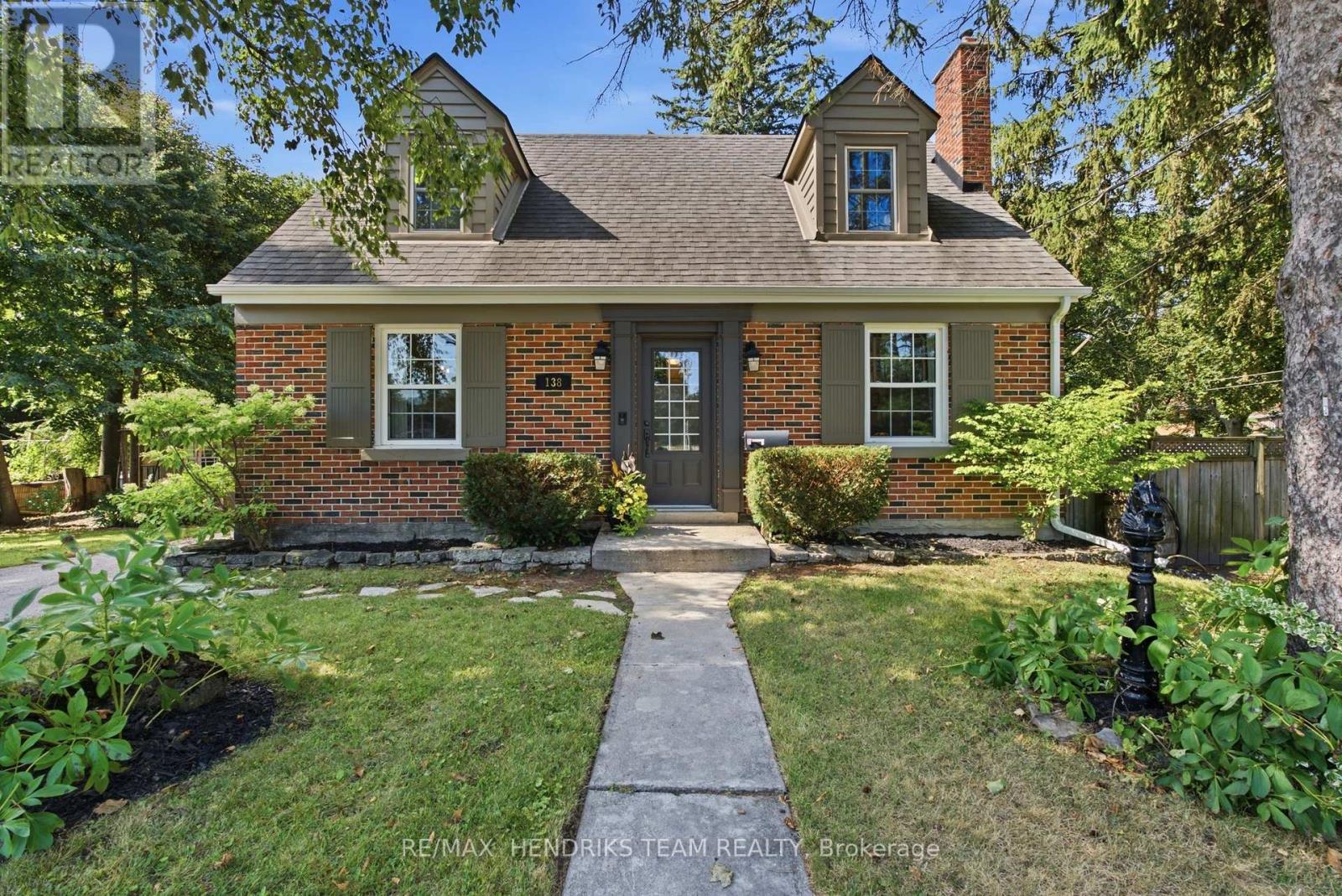 138 KATHLEEN STREET, Guelph, Ontario