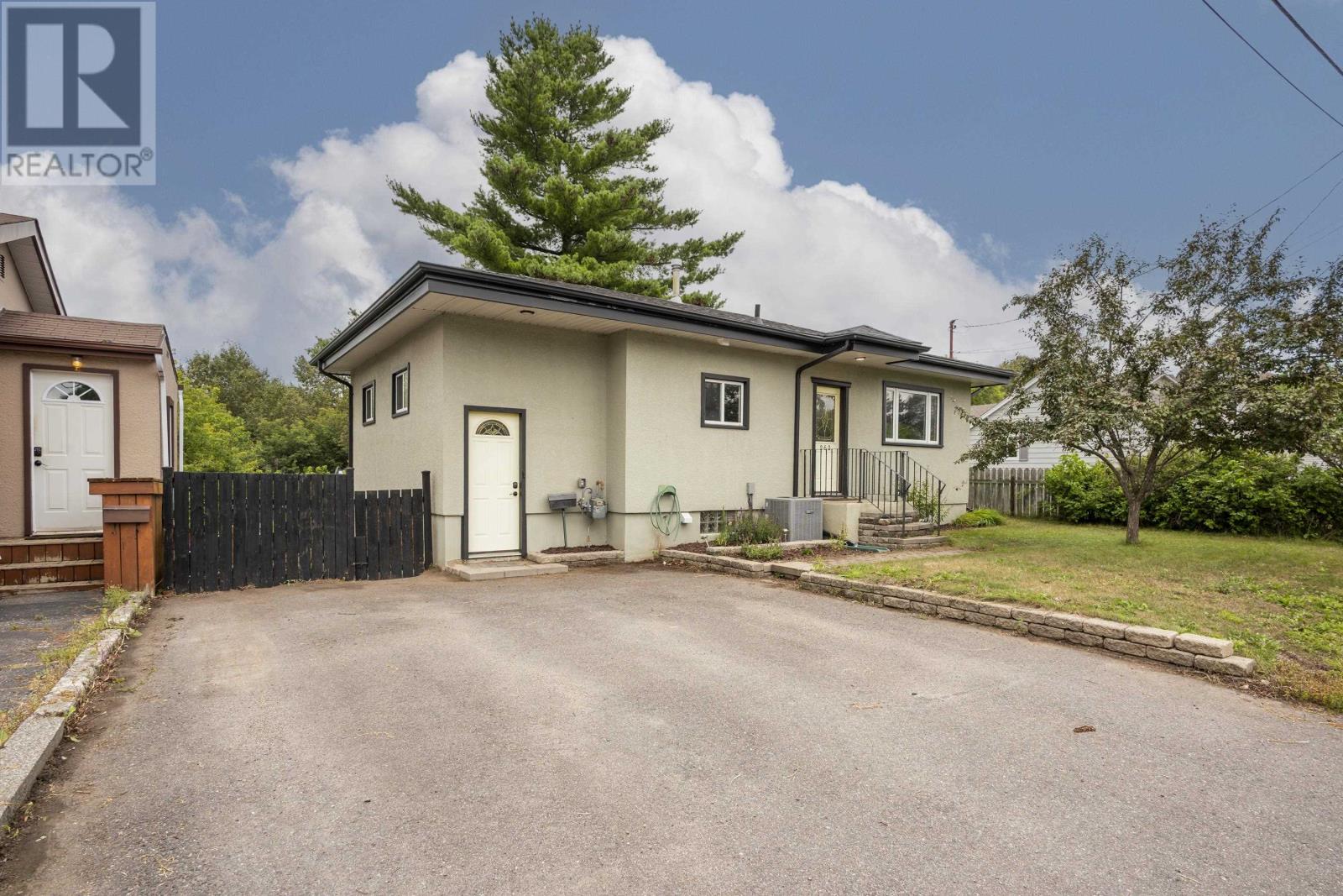 262 Theresa St, Thunder Bay, Ontario  P7A 5P9 - Photo 2 - TB2602552