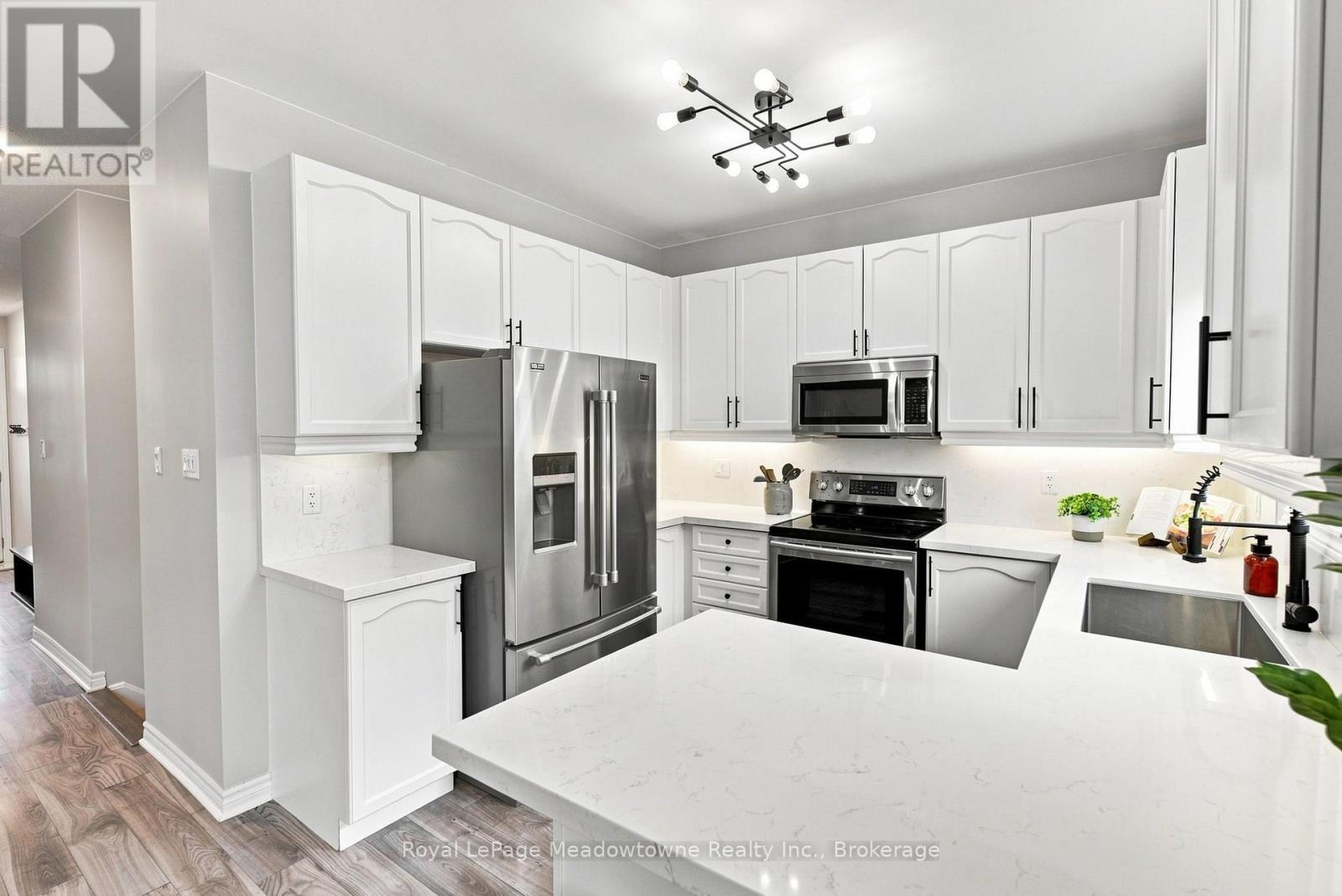 140 Laurendale Avenue, Georgina, Ontario  L4P 0C6 - Photo 14 - N13718820