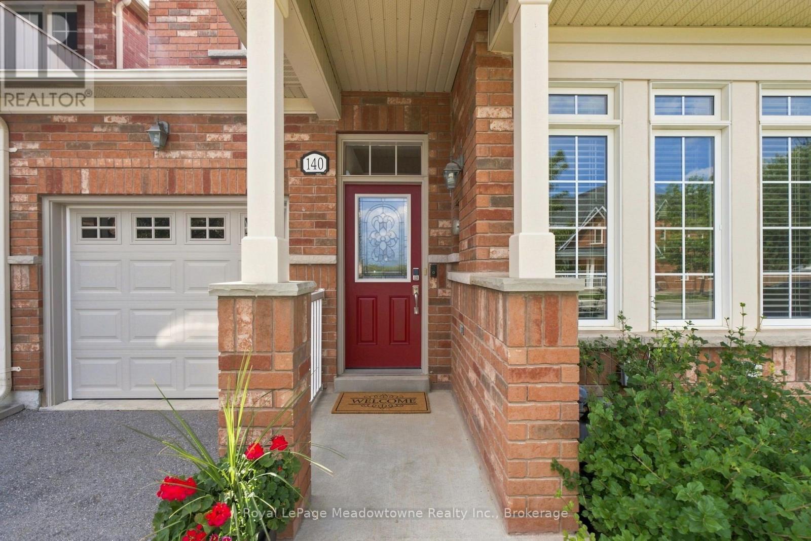 140 Laurendale Avenue, Georgina, Ontario  L4P 0C6 - Photo 3 - N13718820