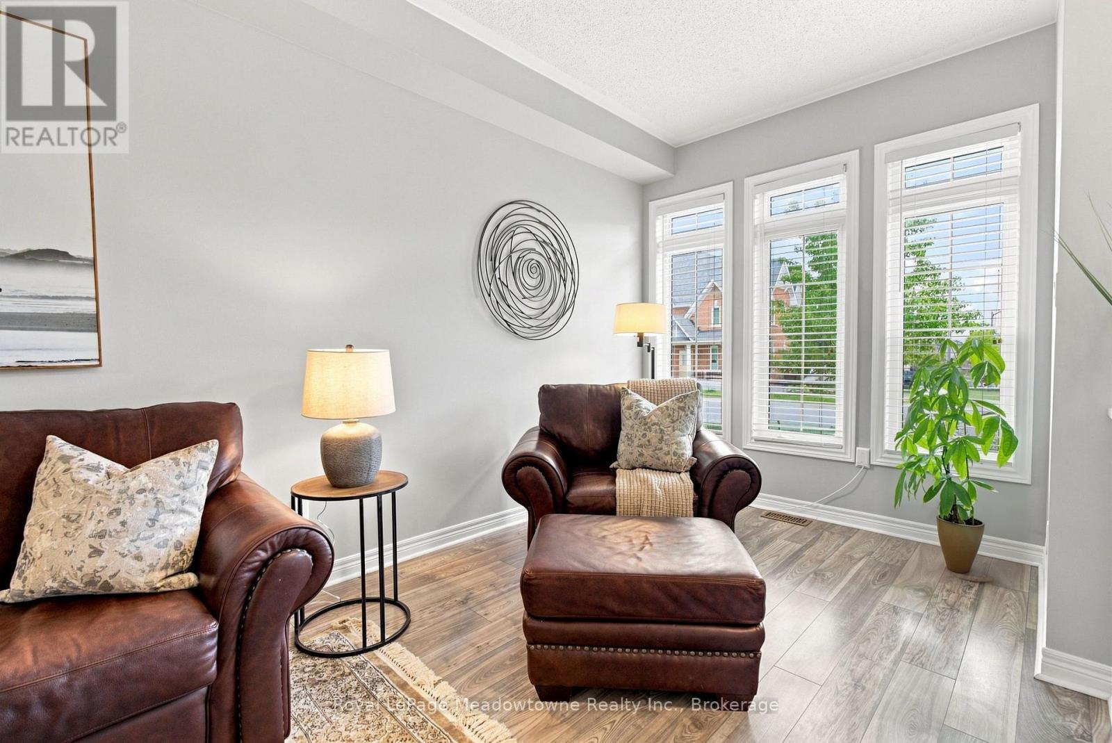 140 Laurendale Avenue, Georgina, Ontario  L4P 0C6 - Photo 7 - N13718820