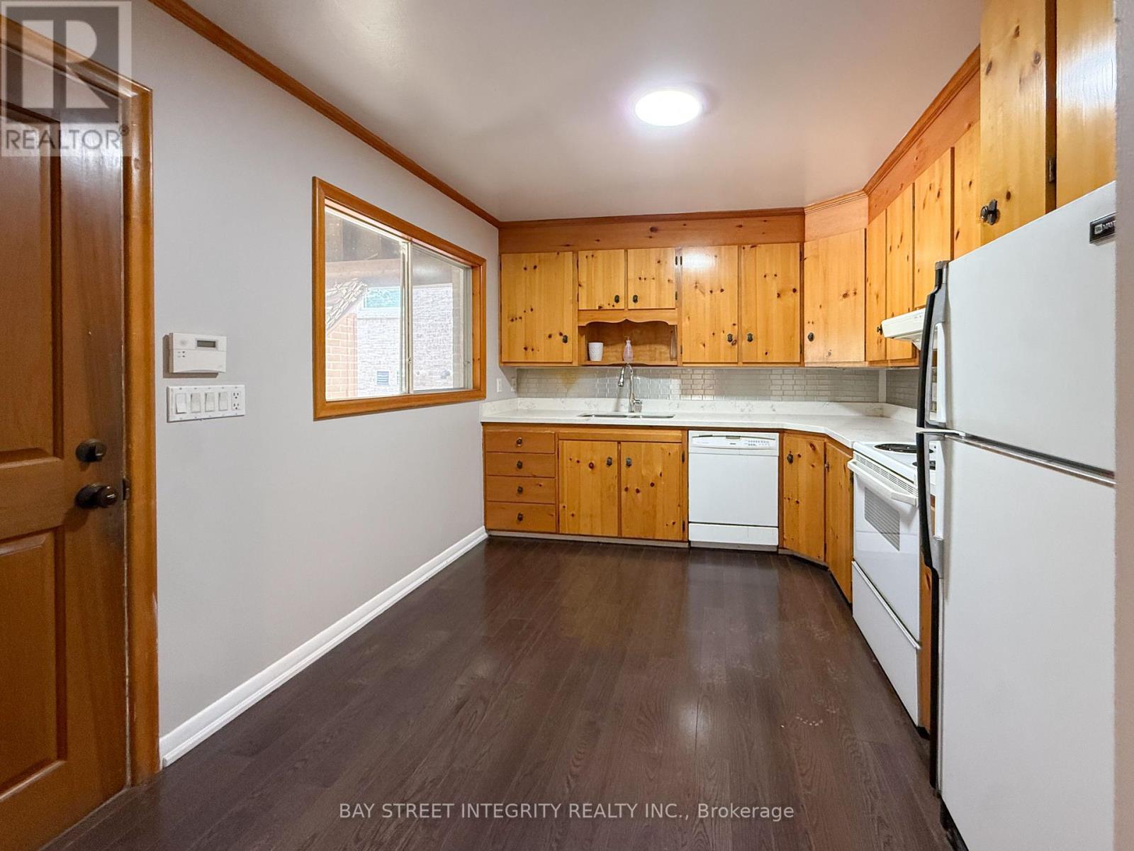 Upper - 40 Rippleton Road, Toronto, Ontario  M3B 1H6 - Photo 8 - C13718624