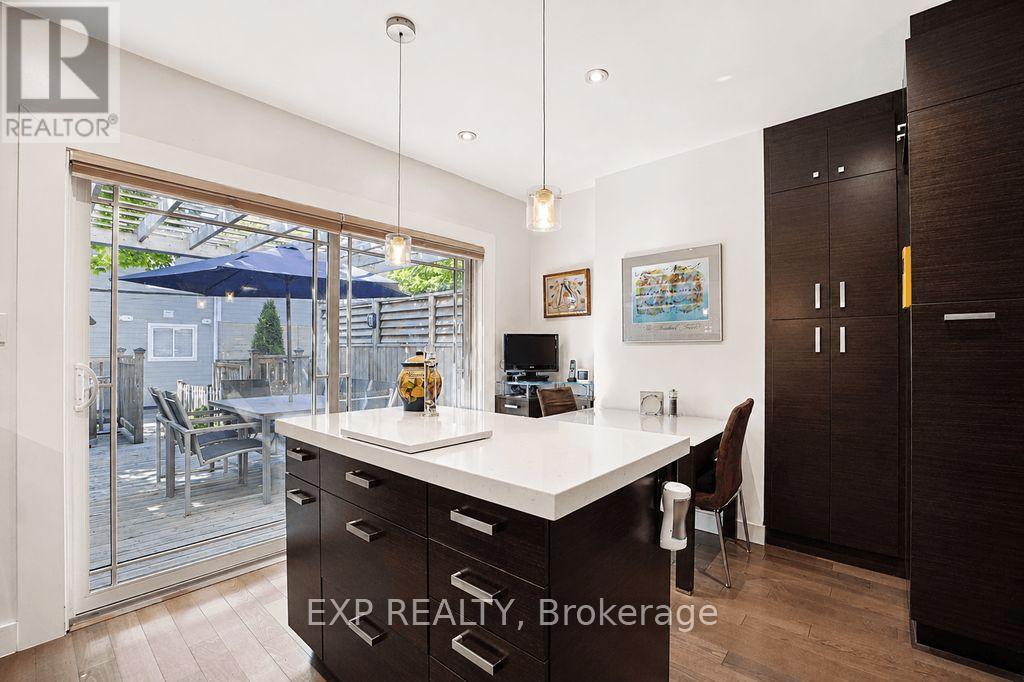 379 Davisville Avenue, Toronto, Ontario  M4S 1H4 - Photo 10 - C13718632