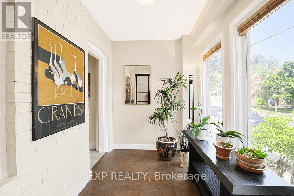 379 Davisville Avenue, Toronto, Ontario  M4S 1H4 - Photo 3 - C13718632