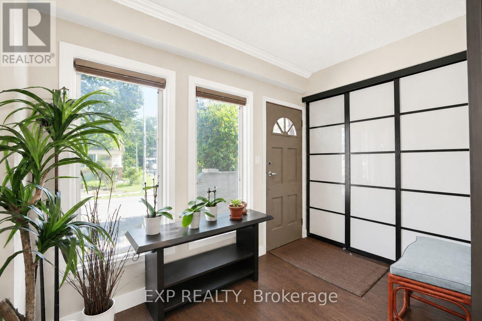 379 Davisville Avenue, Toronto, Ontario  M4S 1H4 - Photo 4 - C13718632