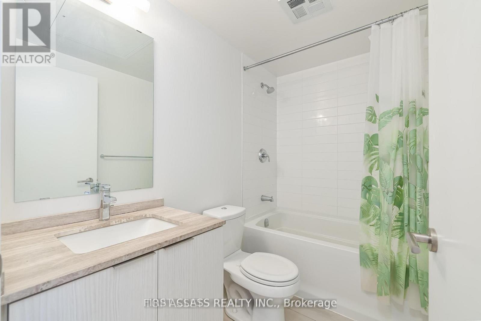 6012 - 11 Wellesley Street W, Toronto, Ontario  M4Y 0G4 - Photo 11 - C13718676