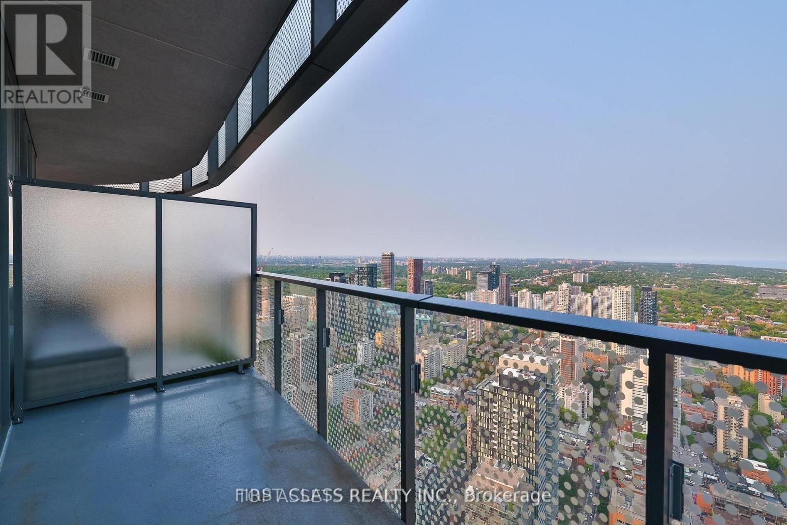 6012 - 11 Wellesley Street W, Toronto, Ontario  M4Y 0G4 - Photo 15 - C13718676