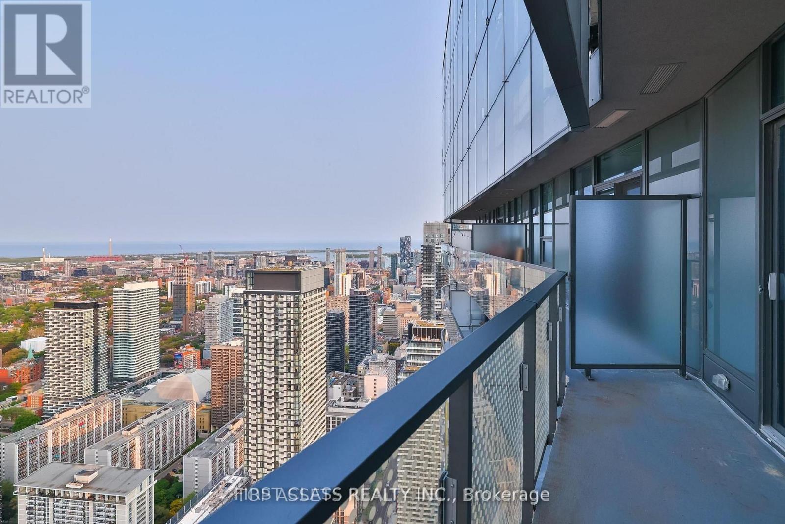 6012 - 11 Wellesley Street W, Toronto, Ontario  M4Y 0G4 - Photo 16 - C13718676